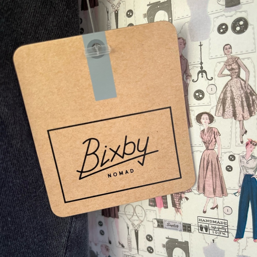 NWT Keep it Real top 🖤 - Picture 5 of 5